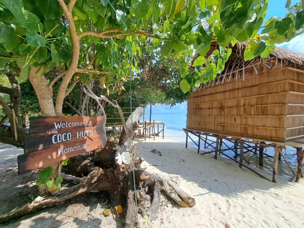 Coco Huts Guest House Waisai Экстерьер фото