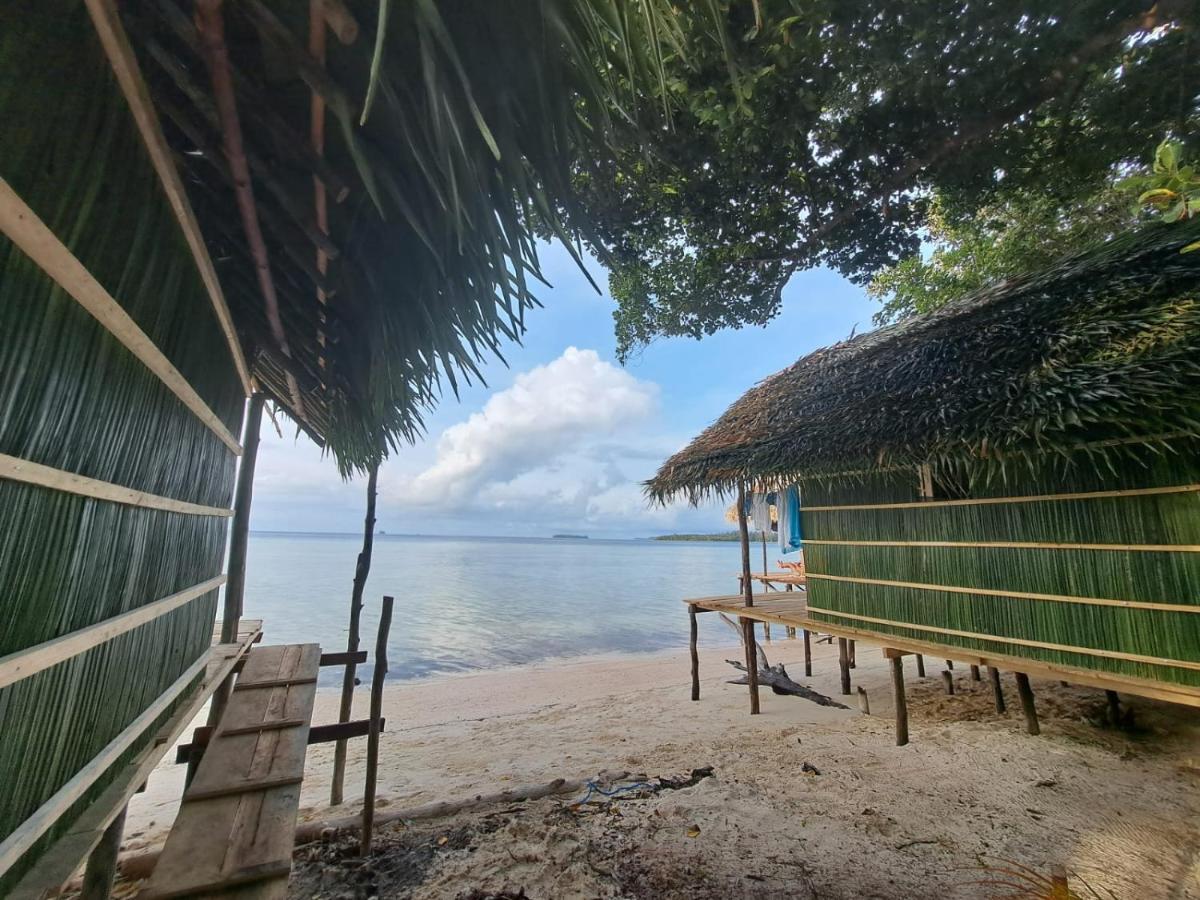 Coco Huts Guest House Waisai Экстерьер фото